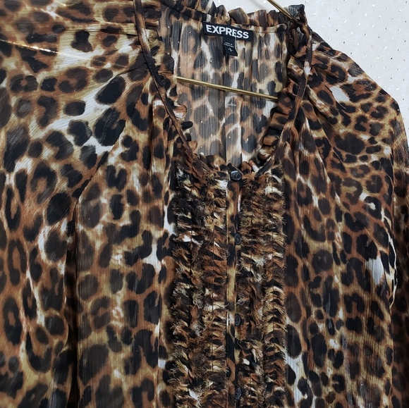 Leopard Print Ruffle Front Blouse * NWOT * Sz Small * - Picture 3 of 7